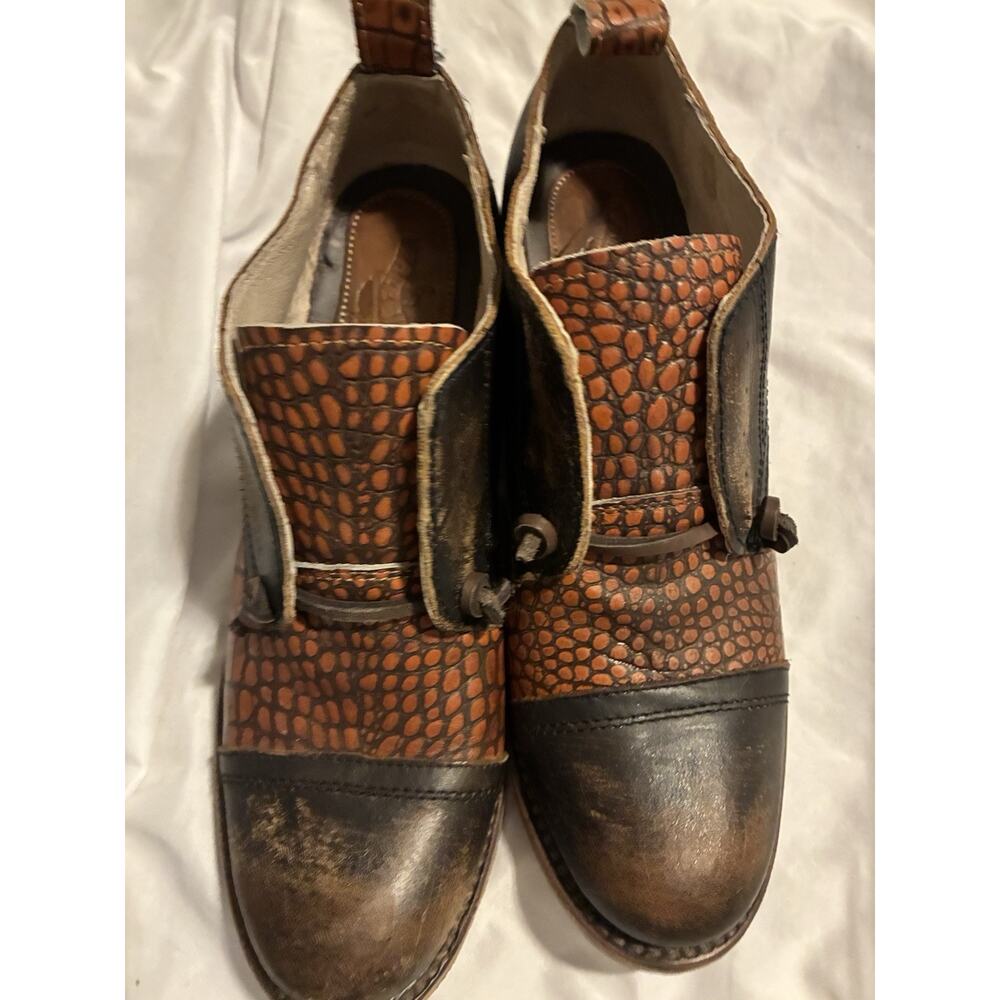 Freebird by Steven Black and Brown Croc-Accent Leather Flats